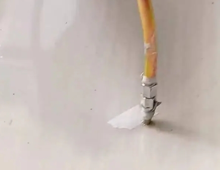印江瓷砖空鼓维修公司专业解答在瓷砖铺贴过程中，如果使用的砂料过粗（如全部使用了粗砂），可能会导致以下问题